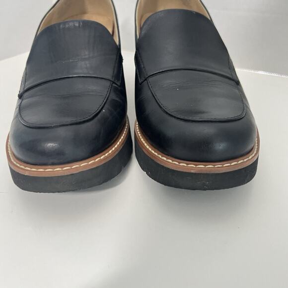 Elegant Black Loafers for Women - Picture 3 of 11